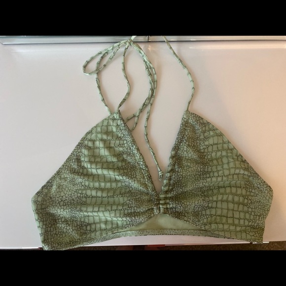 Motel Rocks Crop - Picture 2 of 2